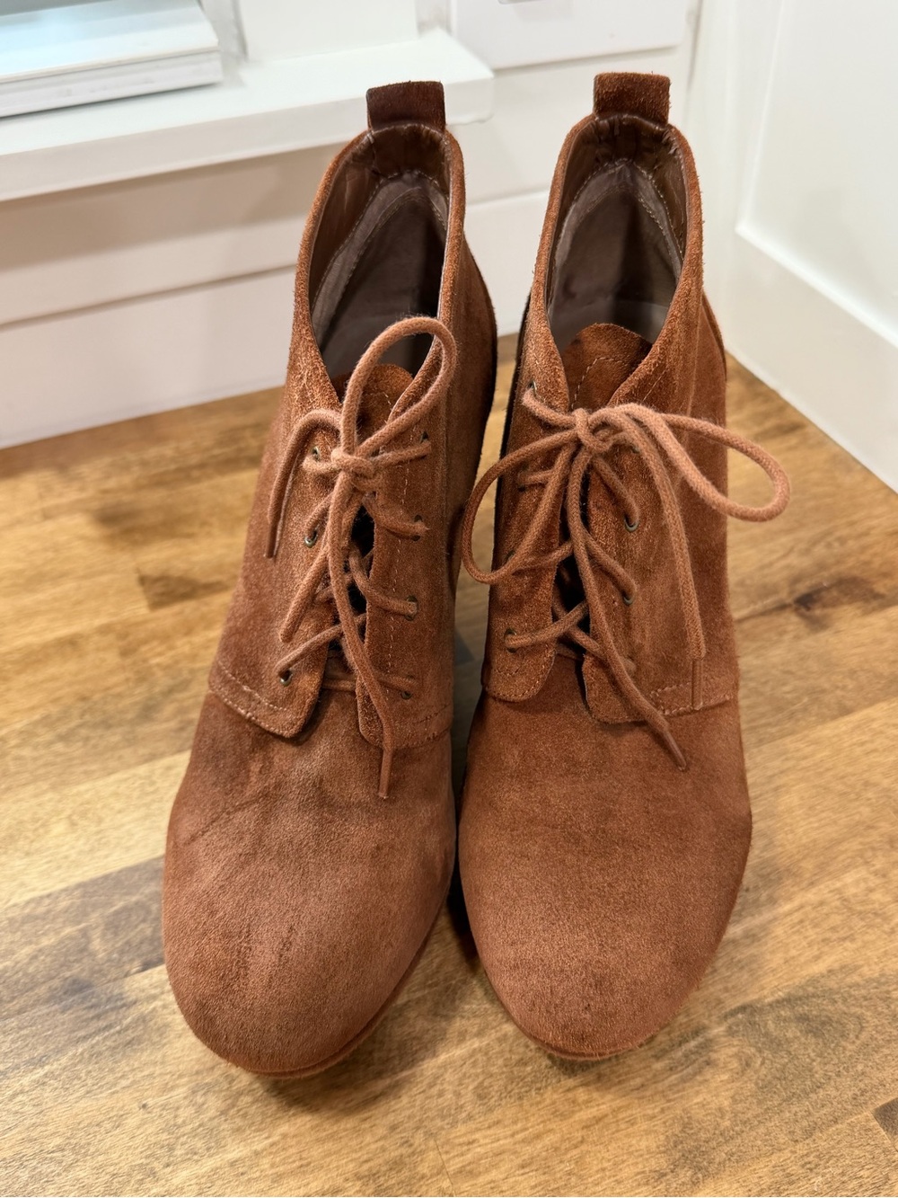 Jessica Simpson Rust Brown Suede Lace-Up Ankle Boots- video in listing